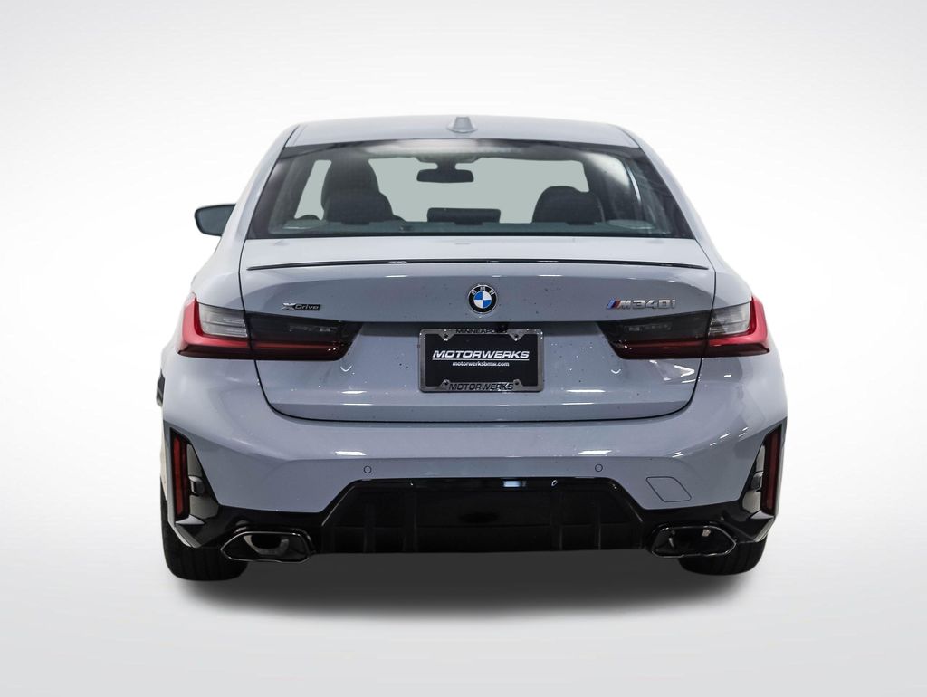 Thumbnail: 2026 BMW 3 Series - 4