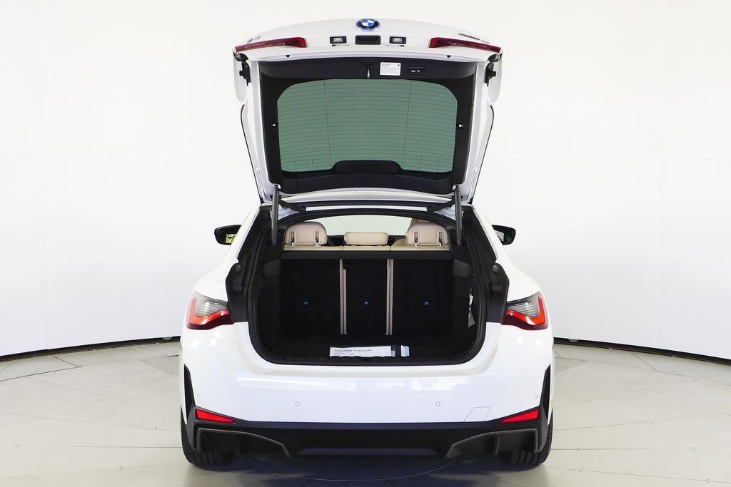Thumbnail: 2023 BMW i4 - 10