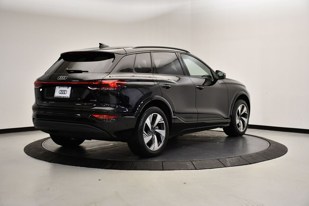 Thumbnail: 2025 Audi Q6 e-tron - 5