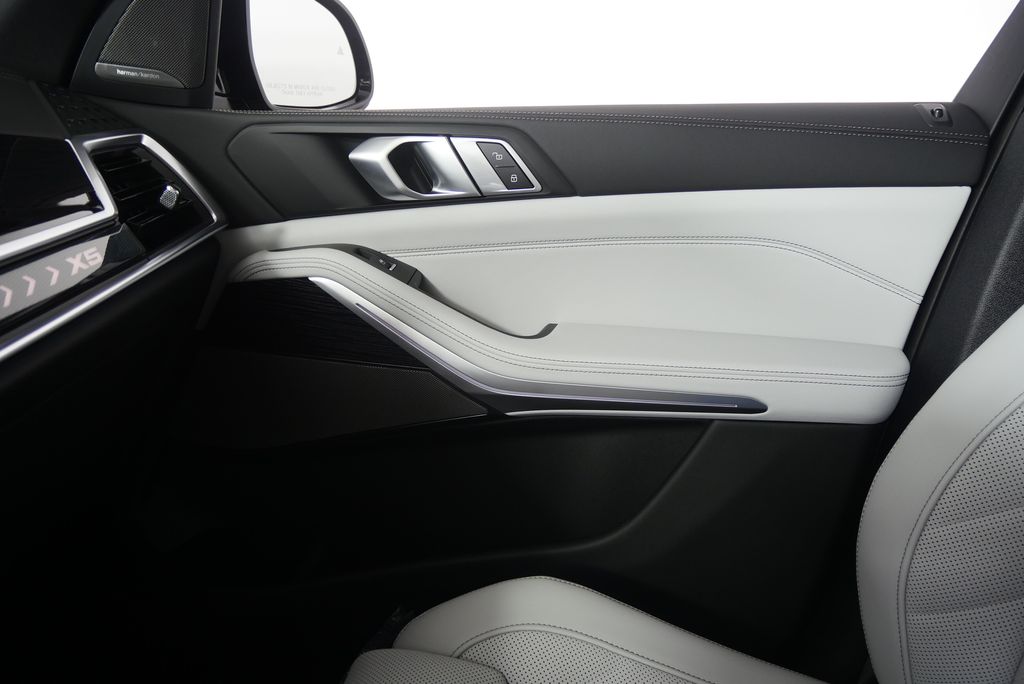 Thumbnail: 2026 BMW X5 - 24