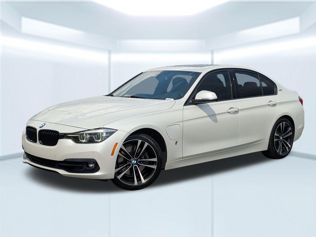 2018 BMW 3 Series 330e iPerformance Sedan RWD
