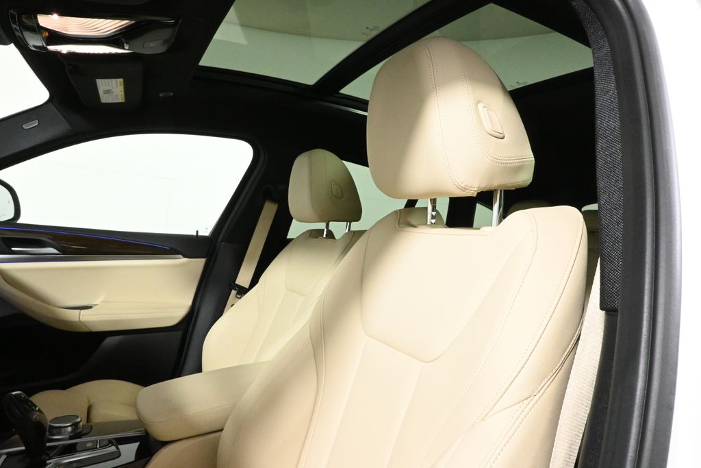 Thumbnail: 2021 BMW X4 - 4