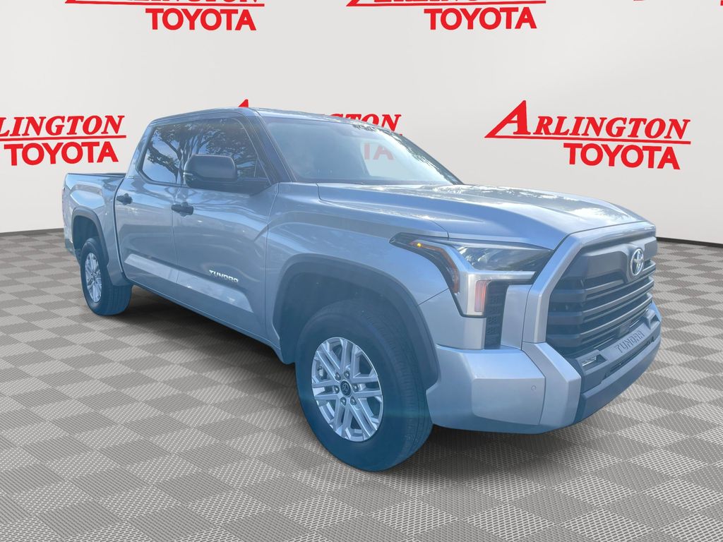 2022 Toyota Tundra SR5's photo