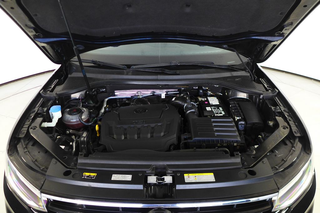 Thumbnail: 2022 Volkswagen Tiguan - 6