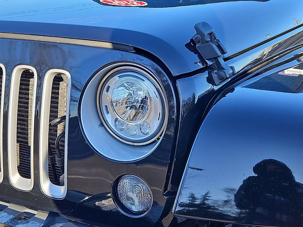 Thumbnail: 2018 Jeep Wrangler - 9