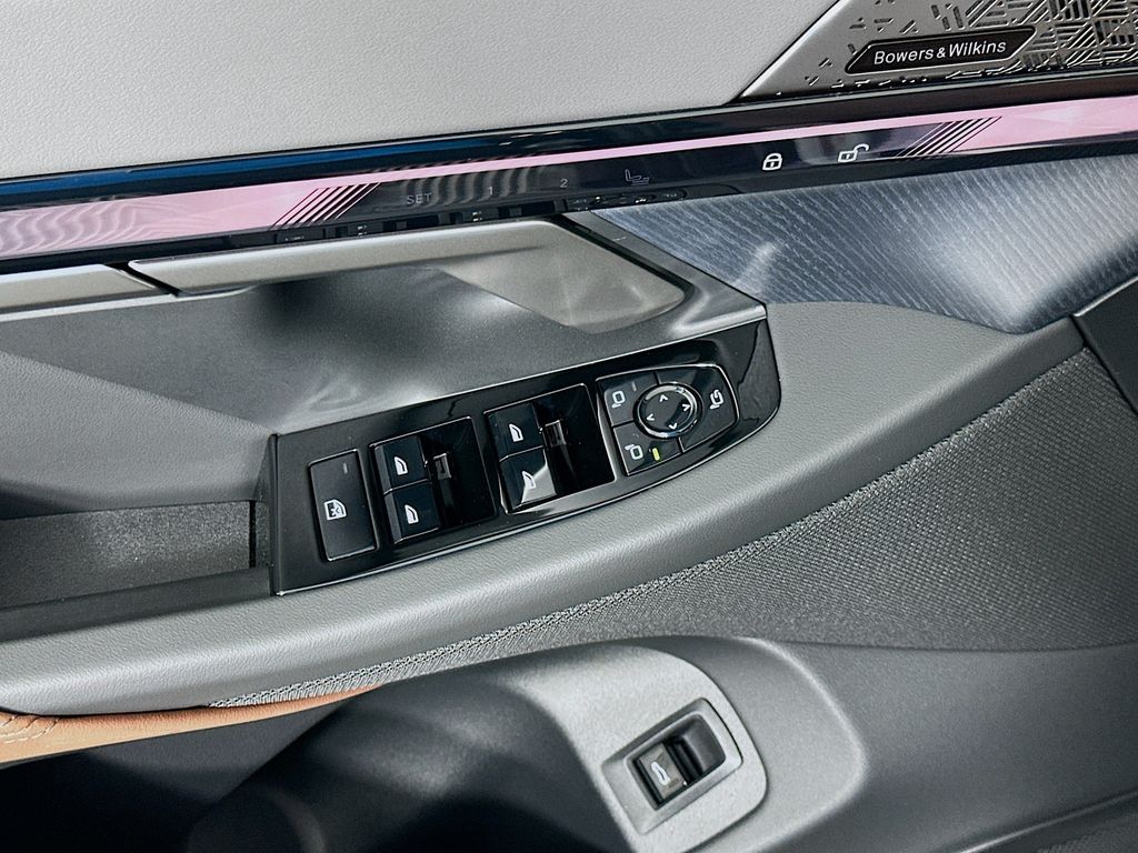Thumbnail: 2027 BMW 5 Series - 20