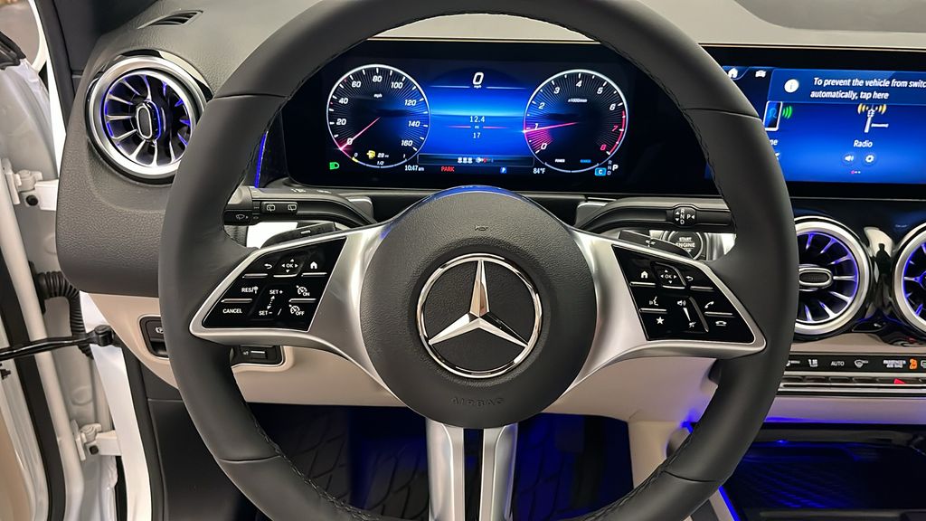 2025 Mercedes-Benz GLB 250 13