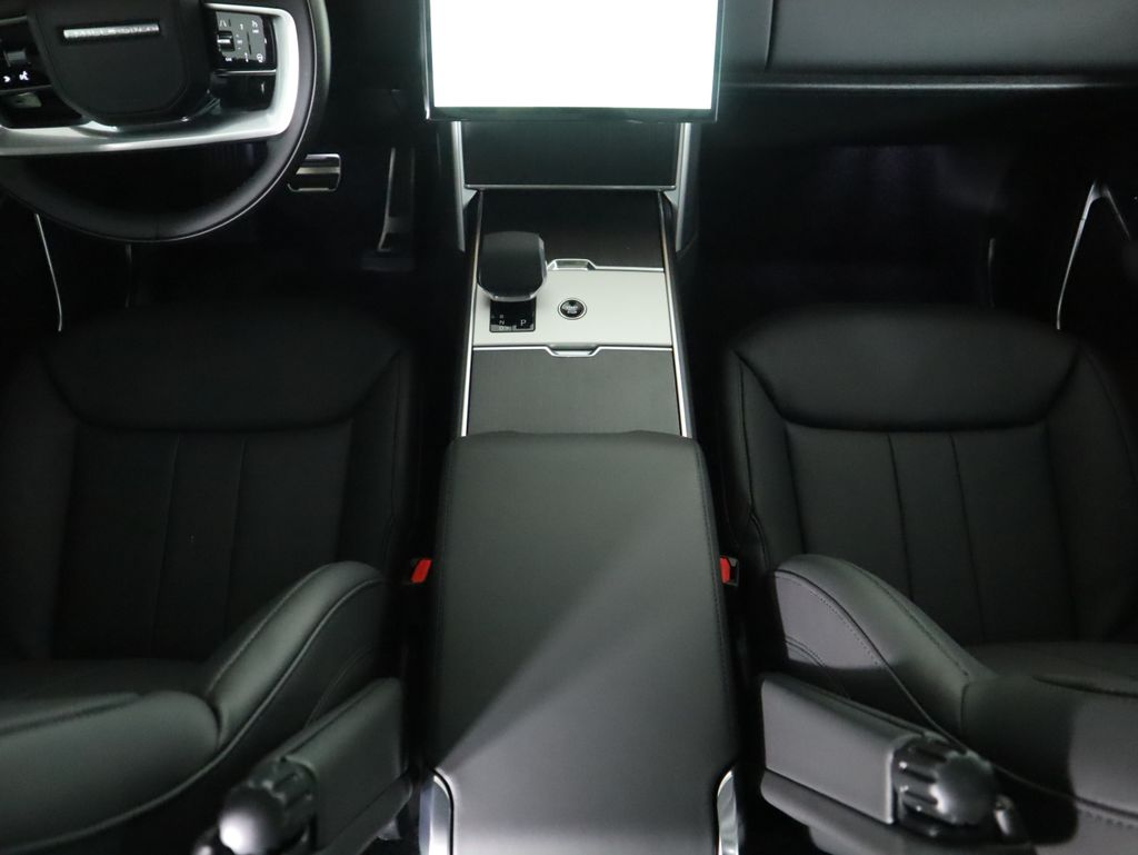 Thumbnail: 2026 Land Rover Range Rover - 18