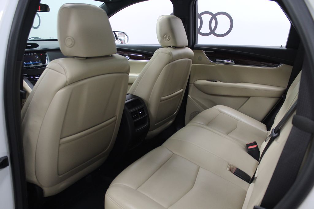 Thumbnail: 2017 Cadillac XT5 - 20