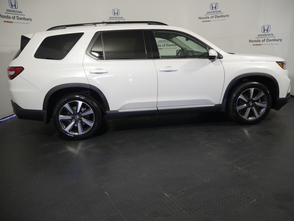 Thumbnail: 2023 Honda Pilot - 3