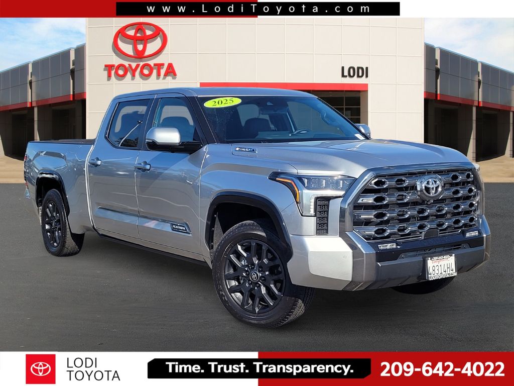 2025 Toyota Tundra Hybrid Plata (Celestial Silver Metallic) Camioneta Todo terreno Automática