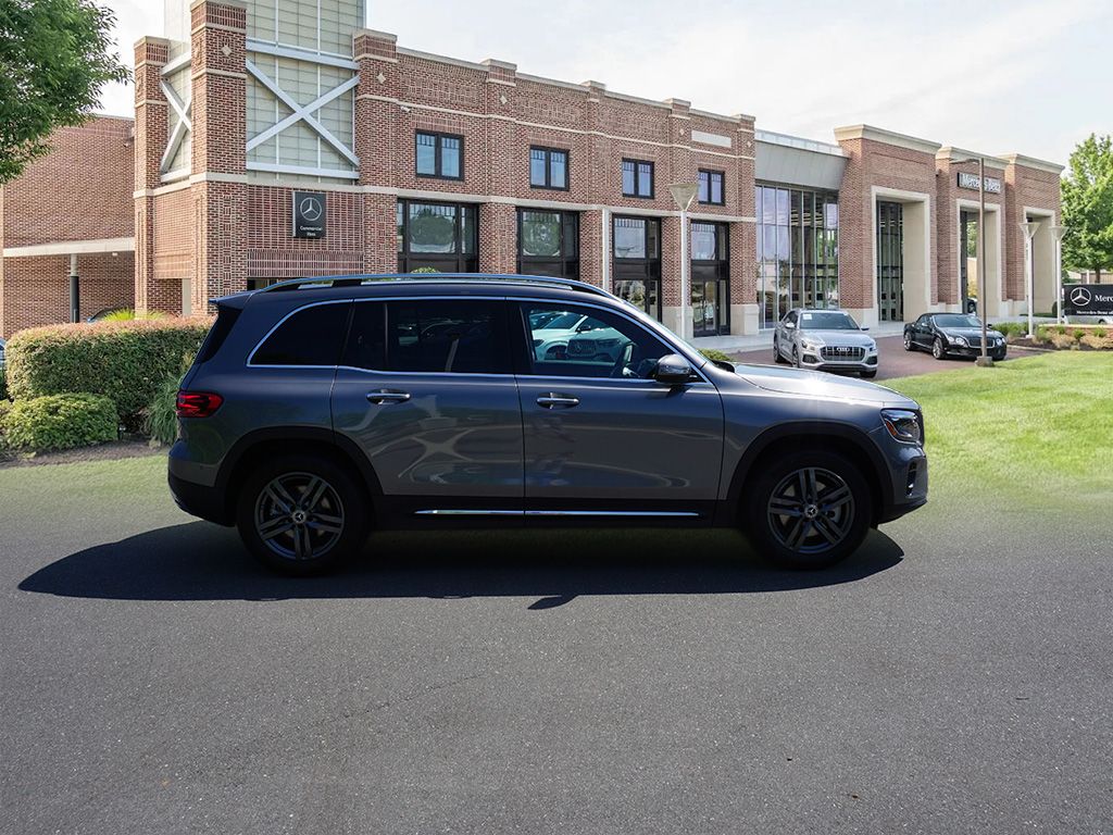 2025 Mercedes-Benz GLB 250 5