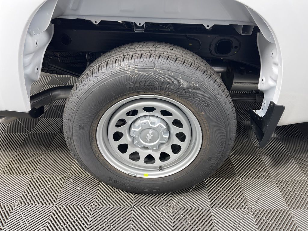 Thumbnail: 2026 Chevrolet Silverado 1500 - 9