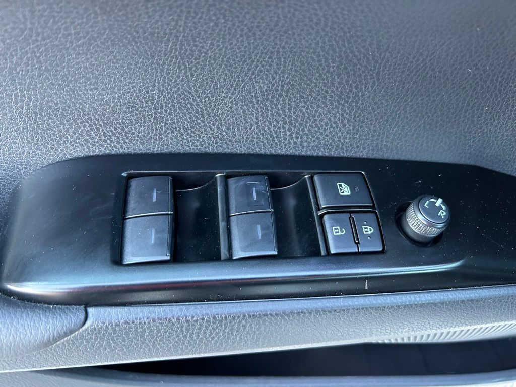 Thumbnail: 2025 Toyota Camry - 17