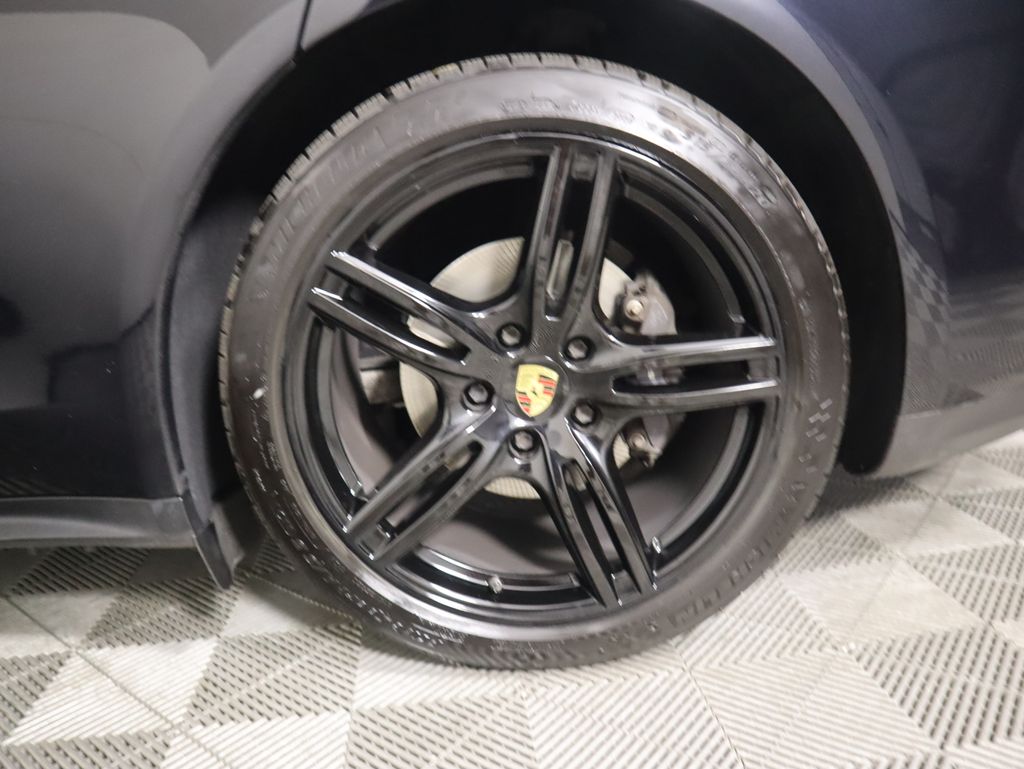 Thumbnail: 2019 Porsche Panamera - 31