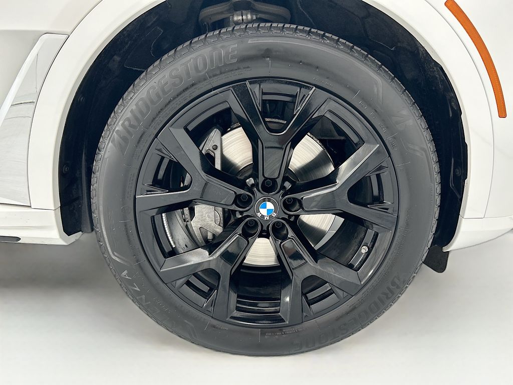 Thumbnail: 2026 BMW X7 - 31
