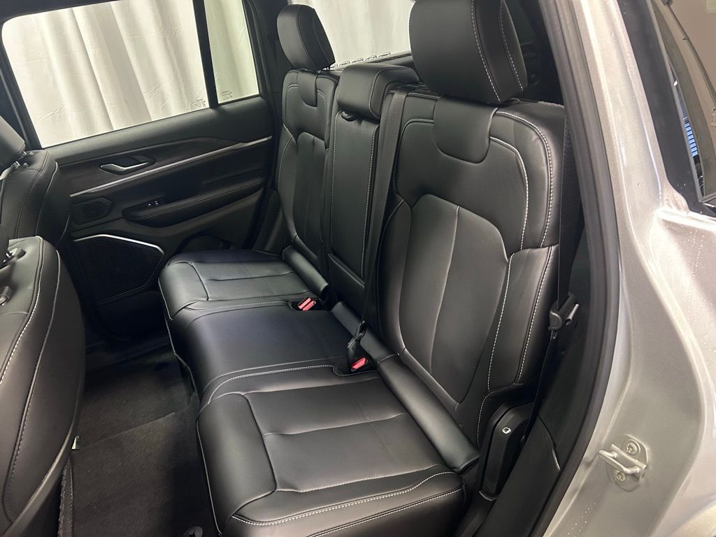 new 2026 Jeep Grand Cherokee car, priced at $48,995