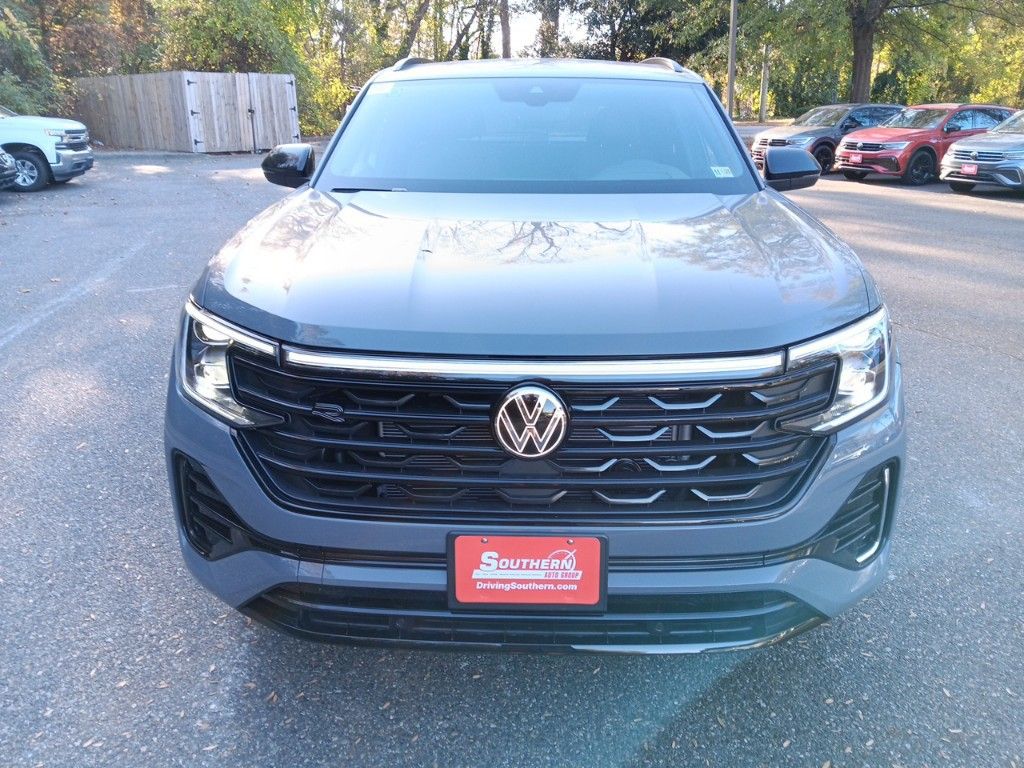 2025 Volkswagen Atlas Cross Sport 2.0T SEL R-Line 8