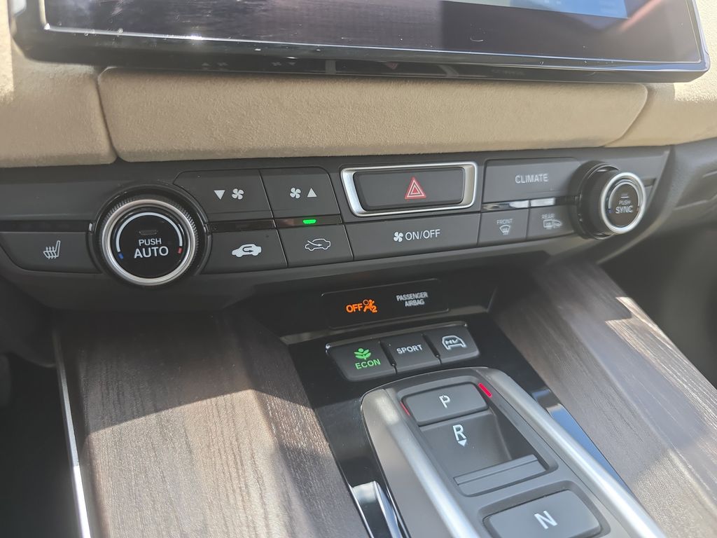 Used 2018  Honda Touring image 23