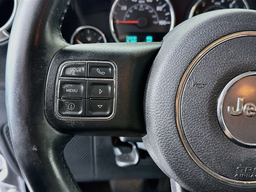 Thumbnail: 2017 Jeep Wrangler - 11