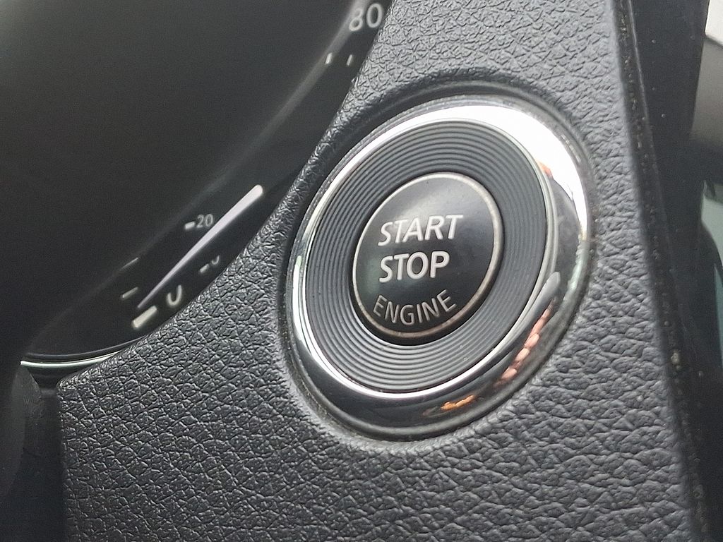 Thumbnail: 2018 Nissan Rogue Sport - 23