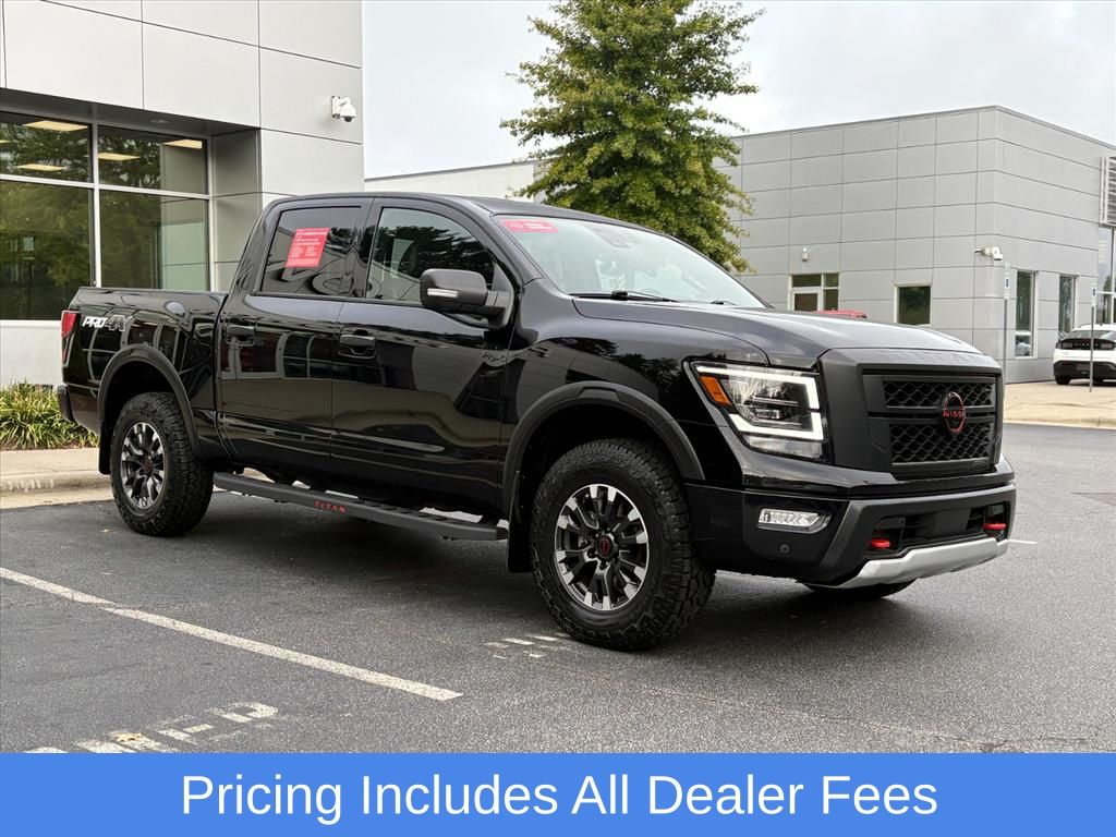 2023 Nissan Titan PRO-4X Crew Cab 4WD