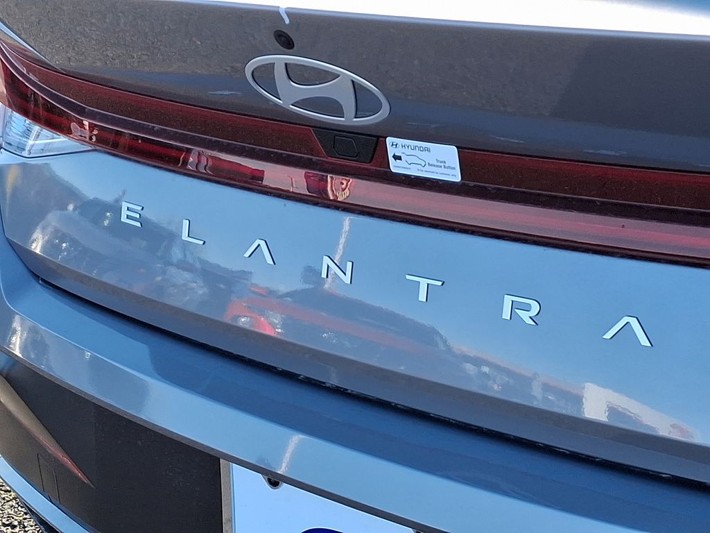 Thumbnail: 2025 Hyundai Elantra - 5