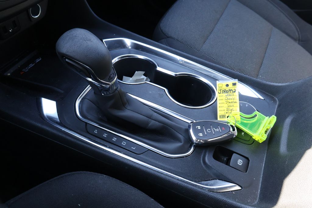 Thumbnail: 2023 Chevrolet Traverse - 24