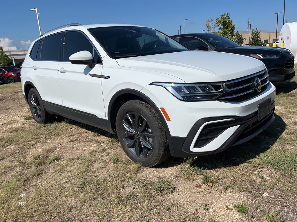 Thumbnail: 2022 Volkswagen Tiguan - 2