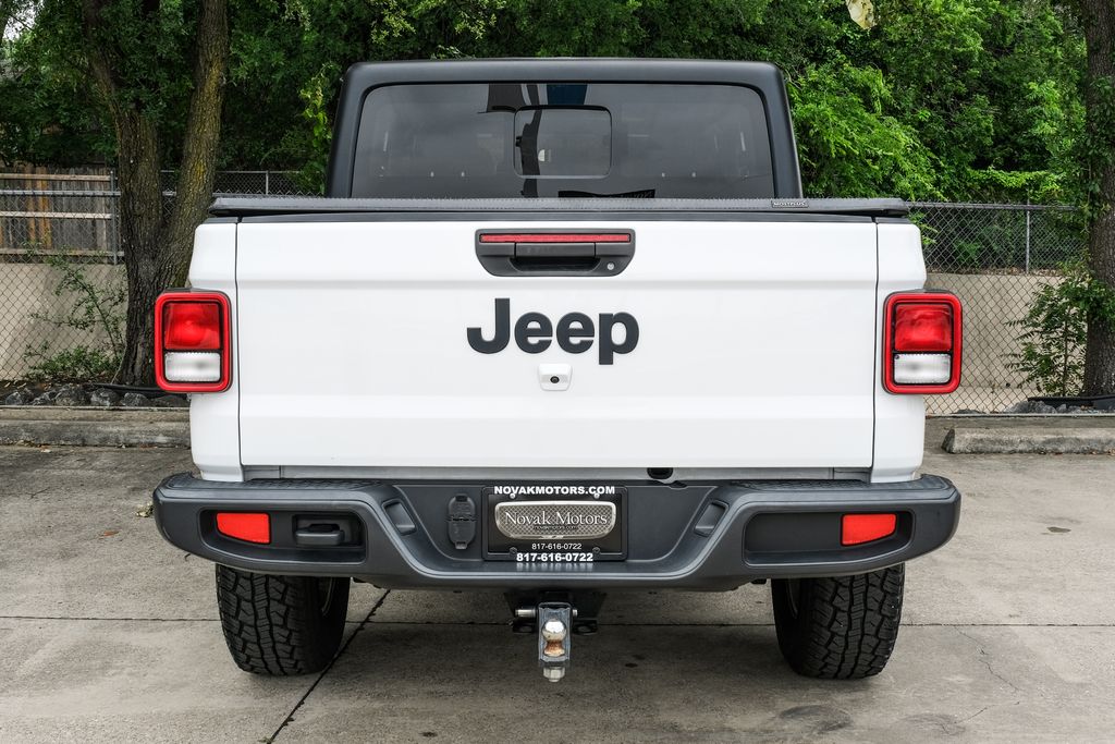 used 2022 Jeep Gladiator car, priced at $28,382