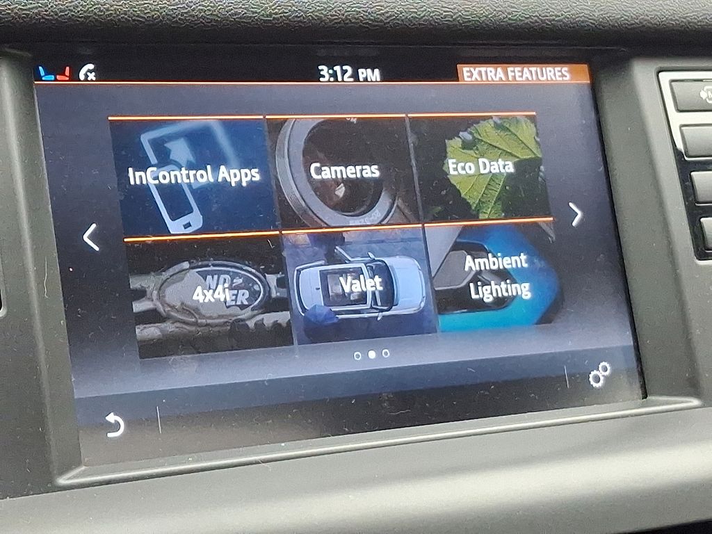 Thumbnail: 2016 Land Rover Discovery Sport - 27