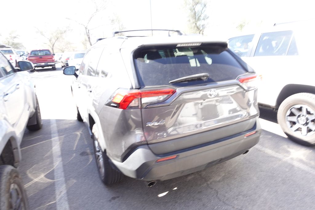 View vehicle photo 4