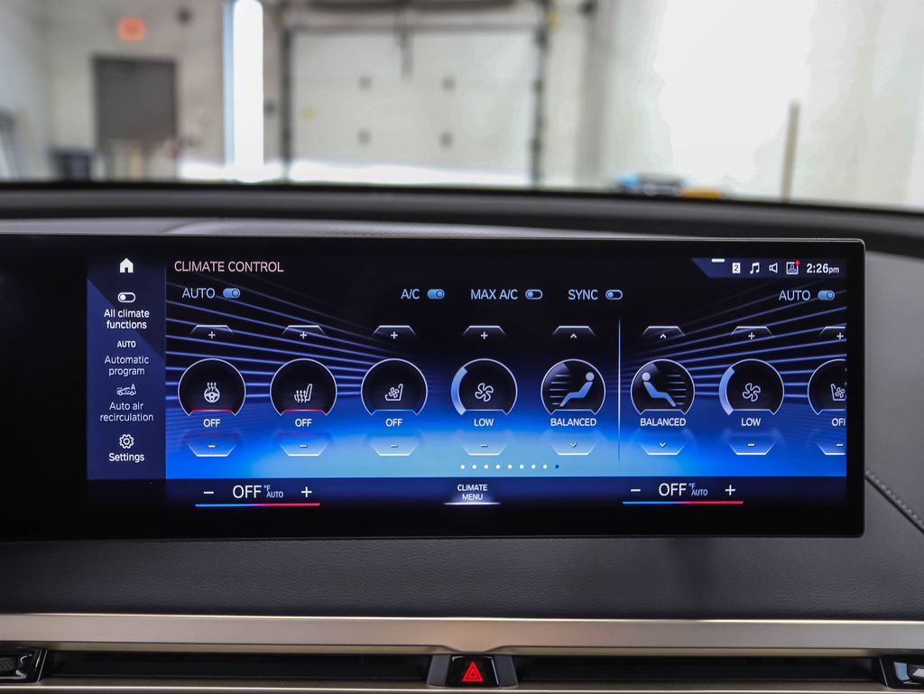 Thumbnail: 2023 BMW iX - 18