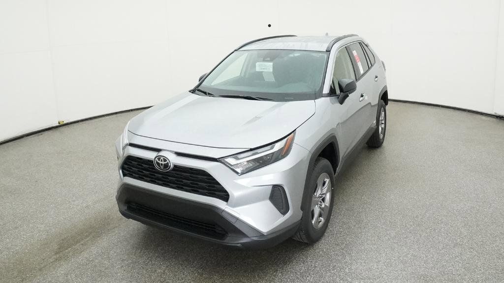 2025 Toyota RAV4 LE 9