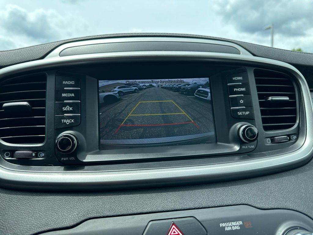 2019 Kia Sorento LX - Image 4