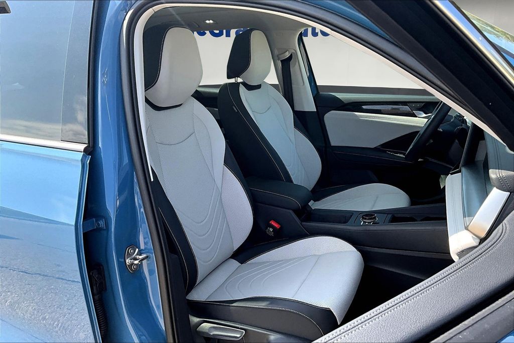 New 2025 Blue Volkswagen 2.0T SE image 11