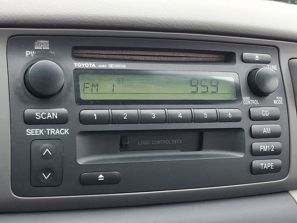 Thumbnail: 2003 Toyota Corolla - 18