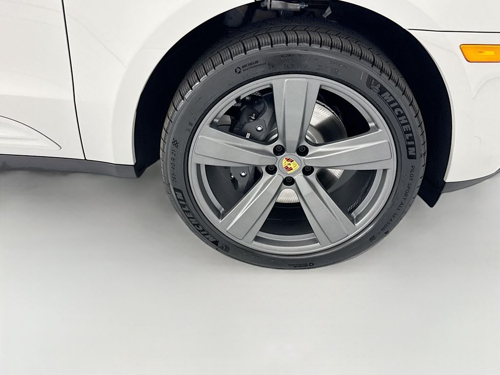 Thumbnail: 2026 Porsche Macan - 31