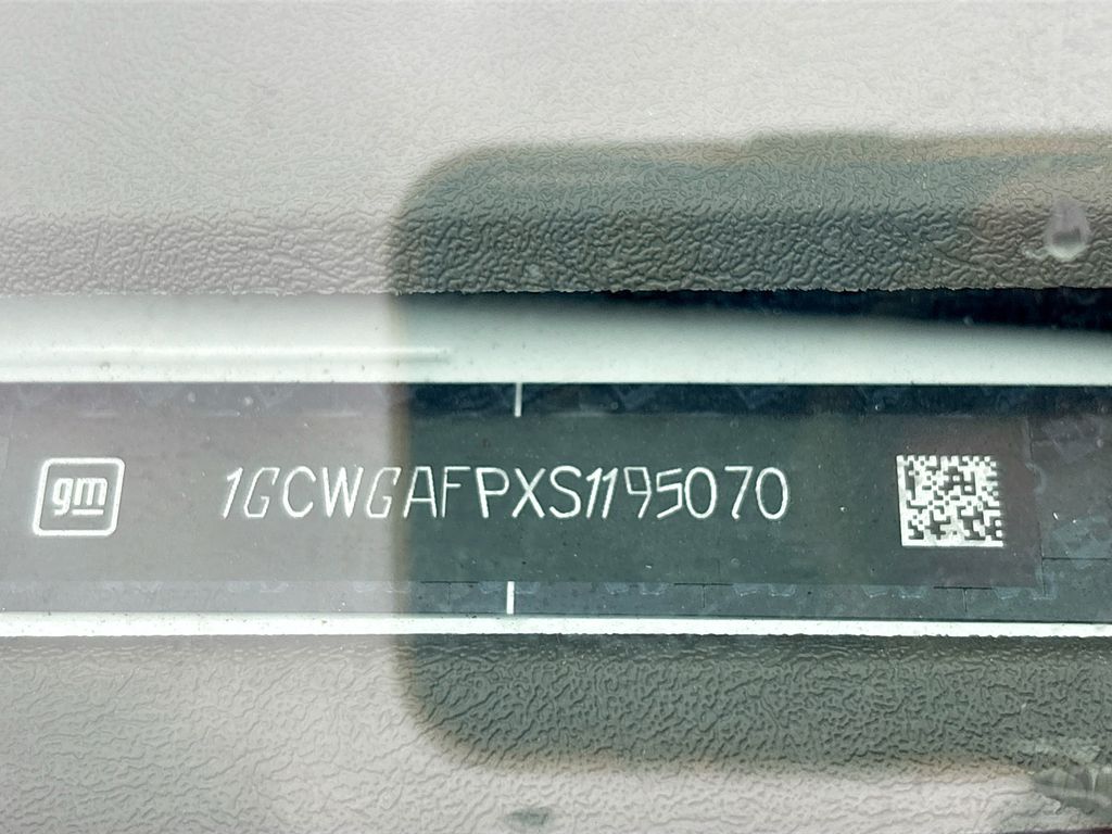 Used 2025 White Chevrolet Work Van image 27