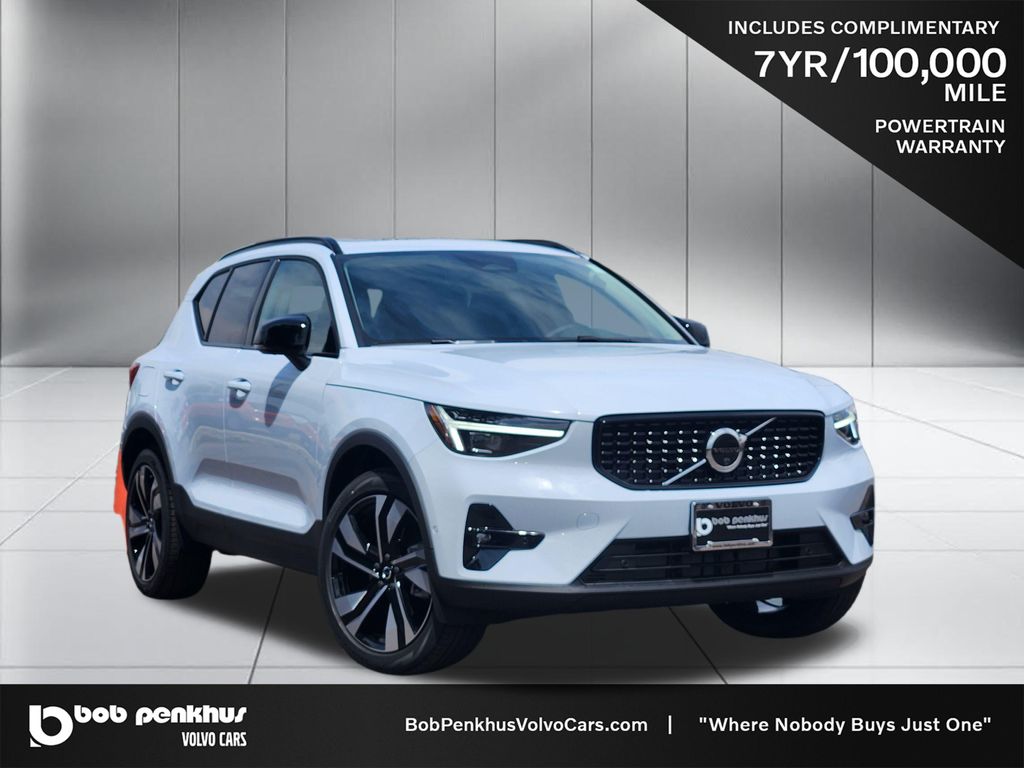 2026 Volvo XC40 B5 Plus
