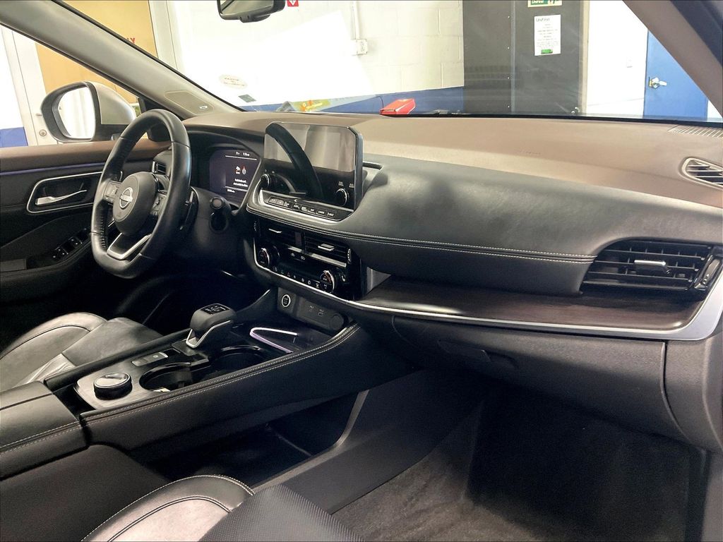 2023 Nissan Rogue — photo 14