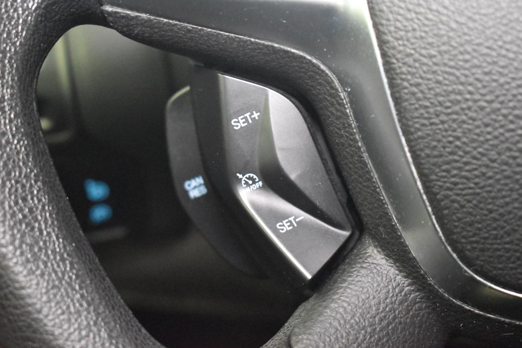 2012 Ford Focus SE 21