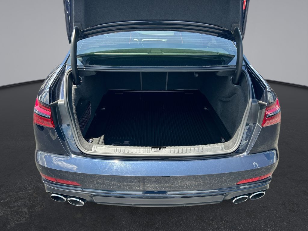Thumbnail: 2021 Audi S6 - 13