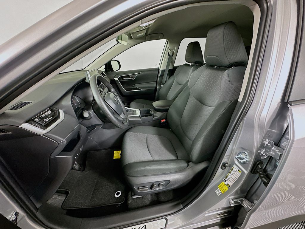 Thumbnail: 2025 Toyota RAV4 - 21