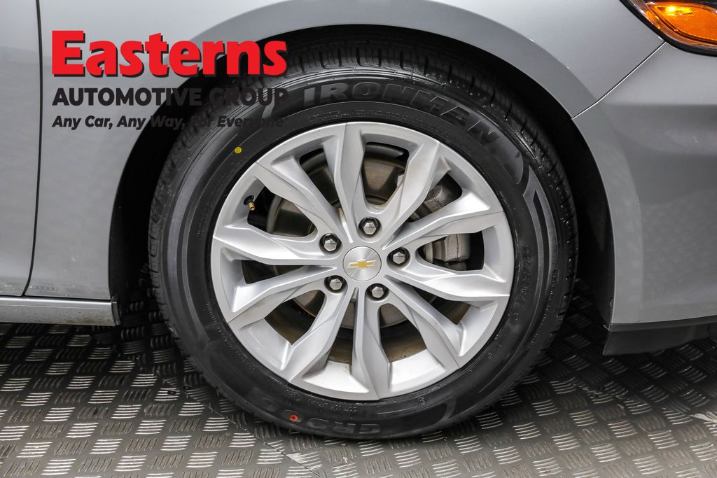 Used 2024 Gray Chevrolet LT image 30