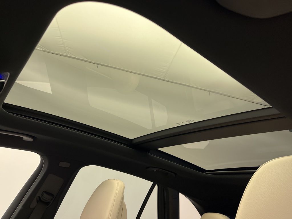 Thumbnail: 2026 Mercedes-Benz GLC - 22