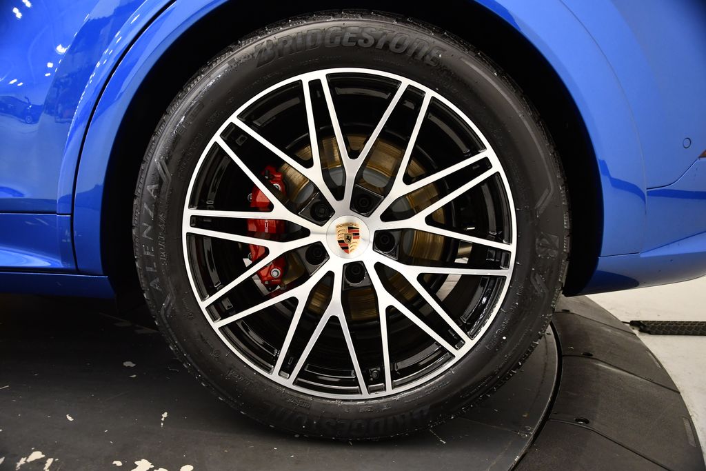 Thumbnail: 2025 Porsche  - 14