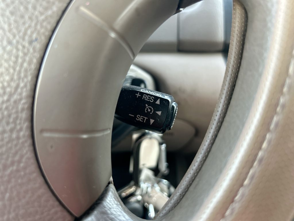 Thumbnail: 2005 Toyota Camry - 16