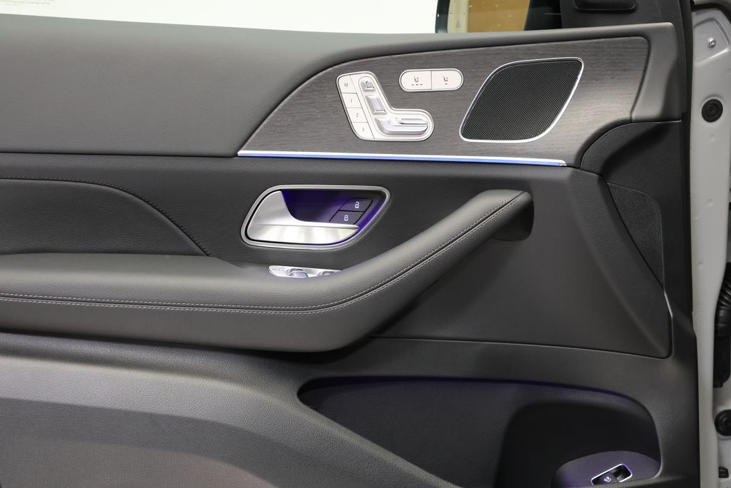 Thumbnail: 2026 Mercedes-Benz GLE - 32