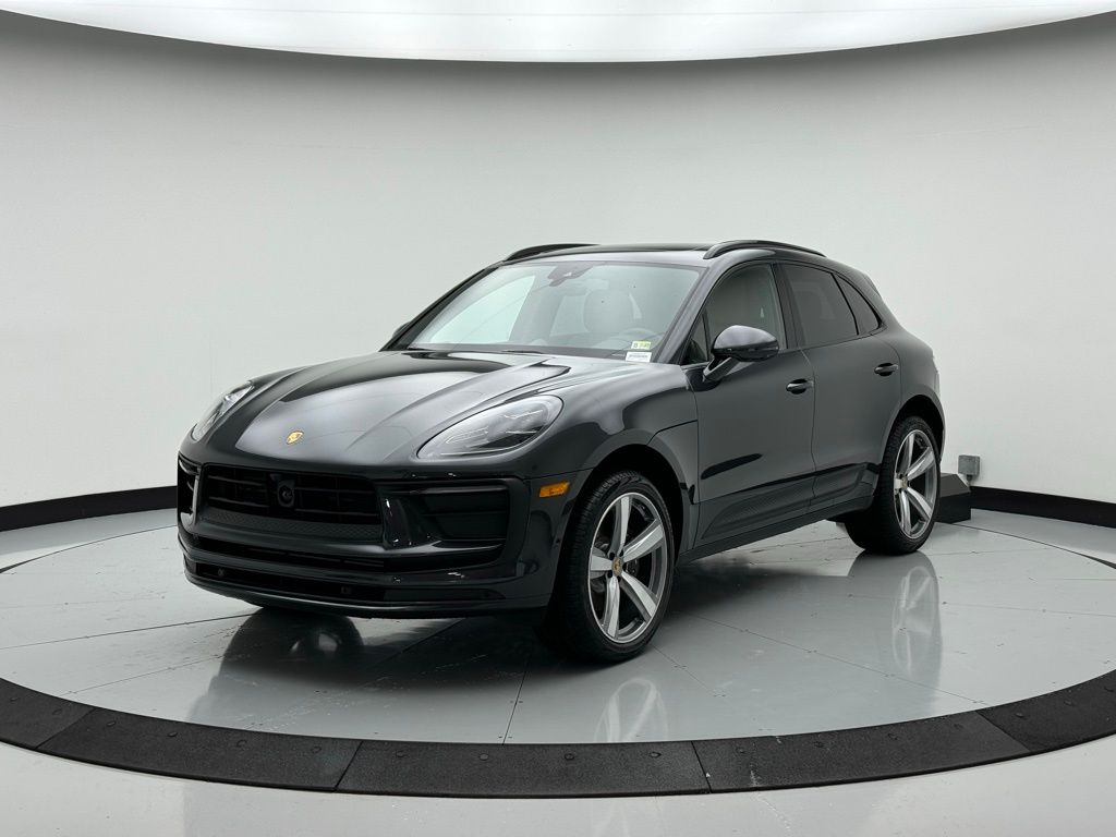 2025 Porsche Macan  -
                Chantilly, VA